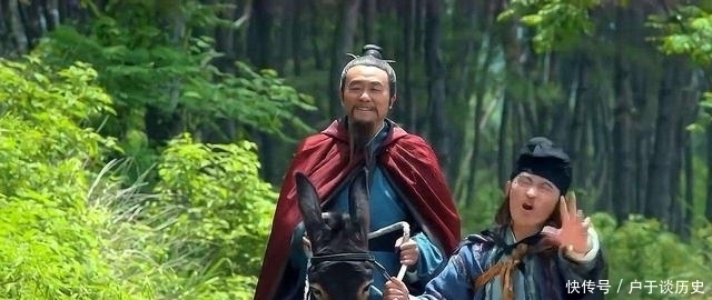 装作|下人勾搭婢女,主人装作不知甚至还撮合两人,不想因此捡回一条命