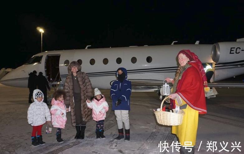 c罗|C罗女友乔治娜前往北极度假!1人带4娃+肚里2个,曼联巨星缺席