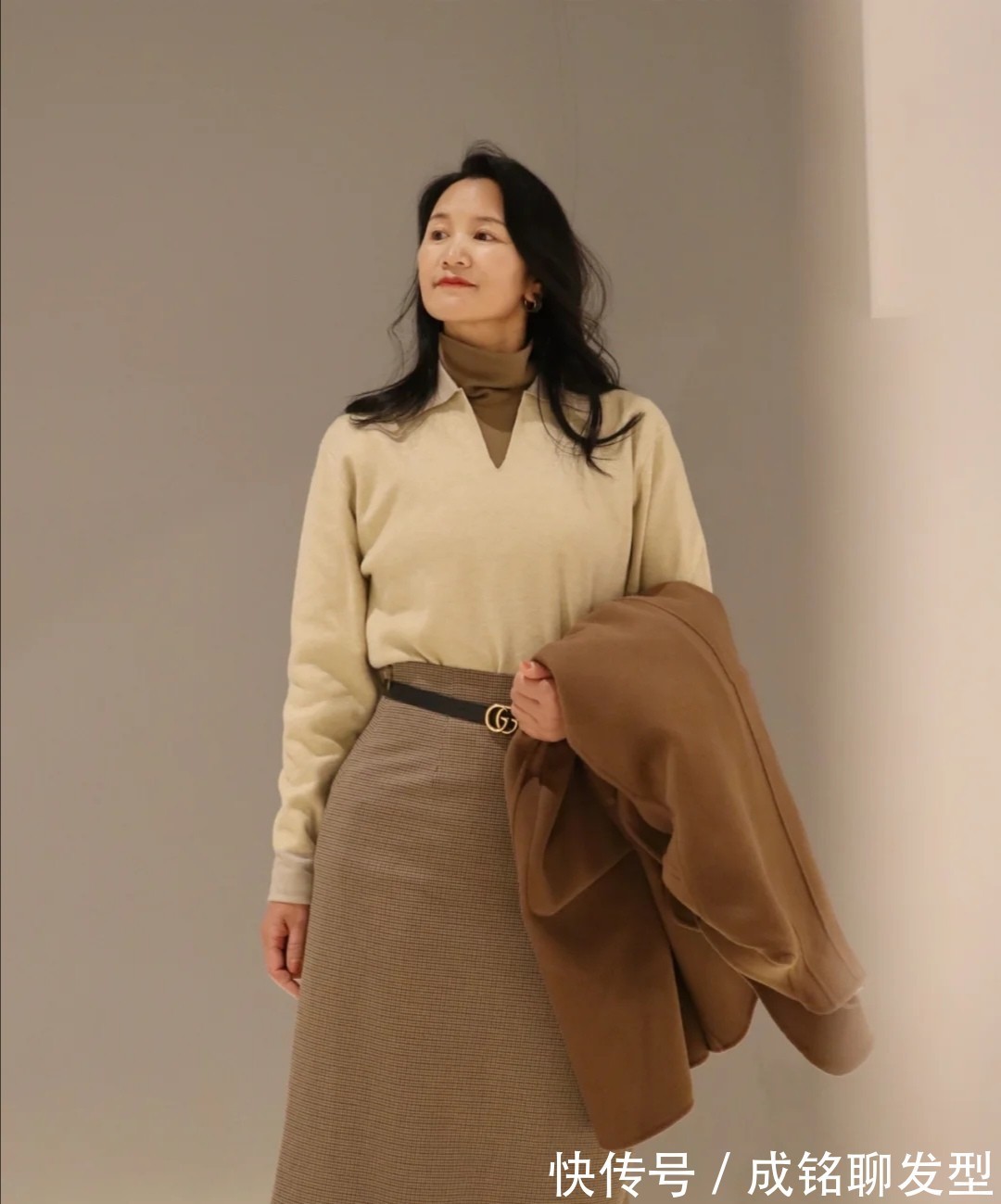 选用 这位55岁的中年妈妈,穿衣搭配不输40岁的女人,时尚减龄又养眼