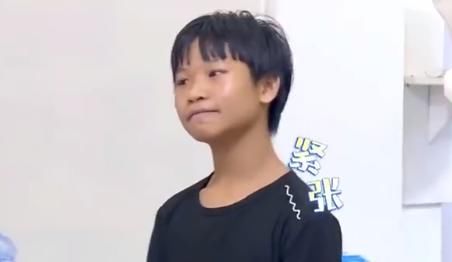  小男孩|李汶翰现“爹味”发言，结果引起众人反对，张萌阿云嘎回怼太敢说