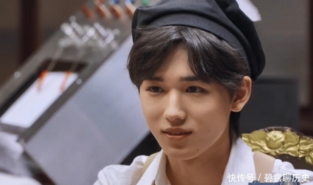 子韬 被问鹿晗吴亦凡掉水里会救谁?黄子韬的回答,连杨紫都听乐了