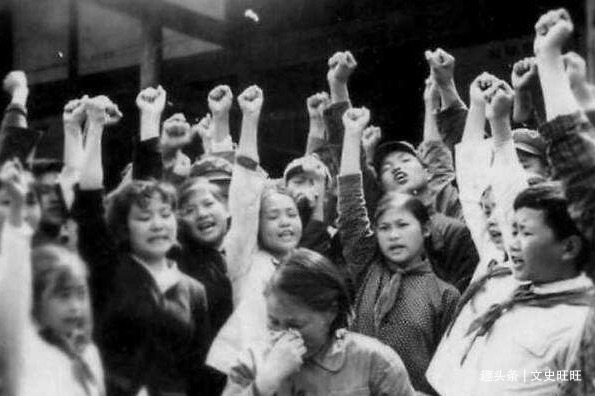 就是她一手炮制了当年的刘文彩水牢故事,冷妈妈