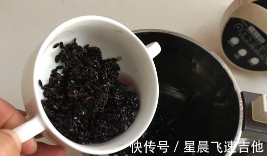 豆浆|天冷要多吃“四黑”,一周喝2次,香浓软糯温补,寒冷冬季顺利过!