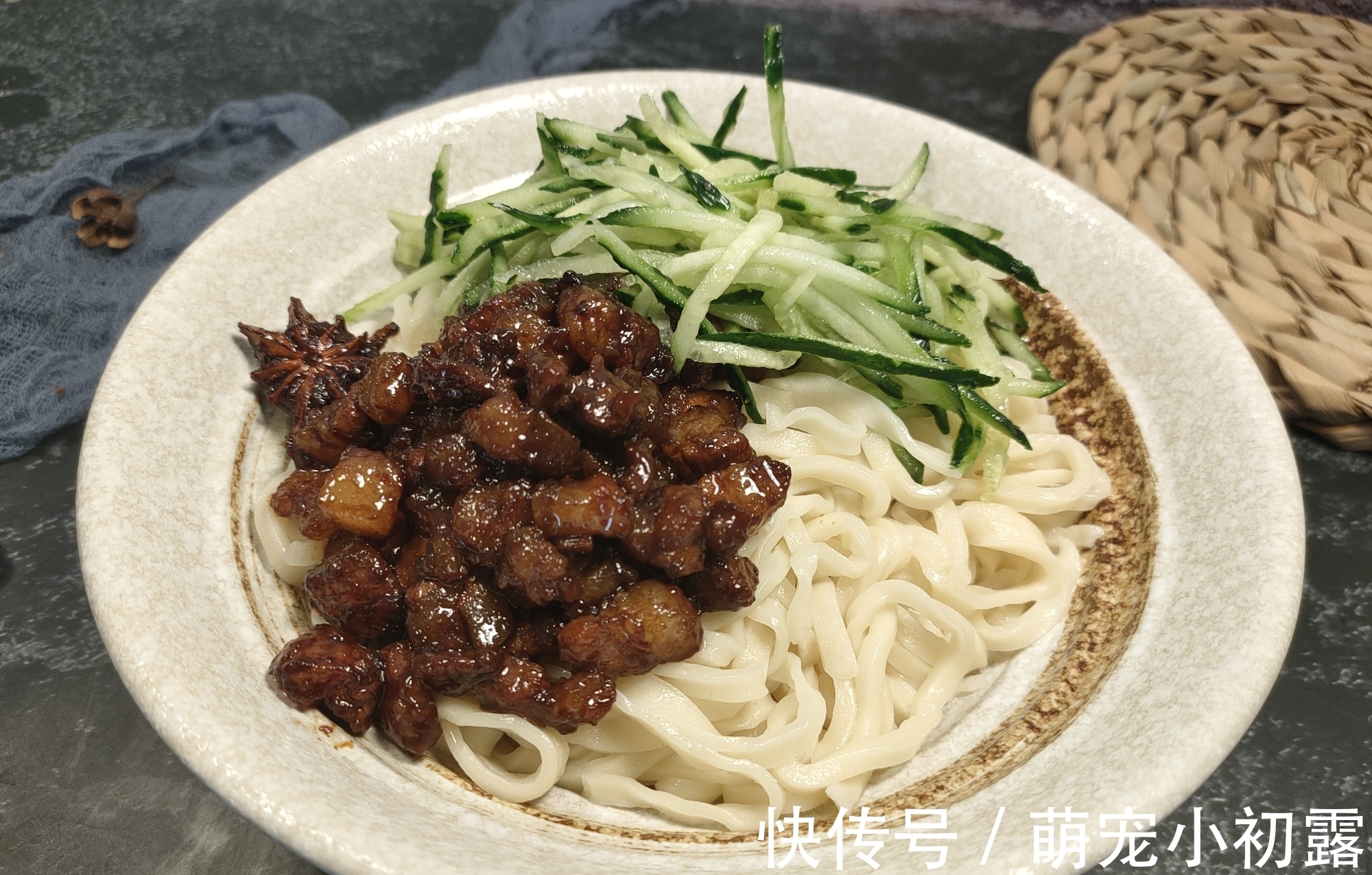 疫情宅家一星期,半袋面粉已见底,6天面食不重样,网友:真馋人