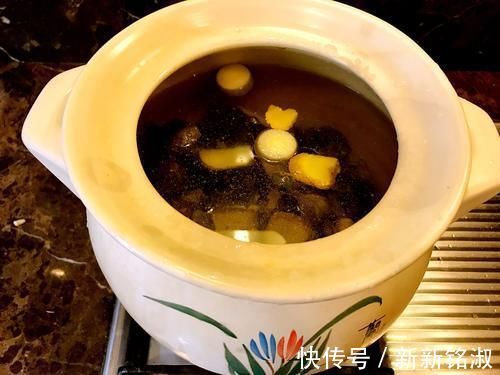 山药和它是绝配，简单炖一炖，气血双补，营养极高，脸色更红润