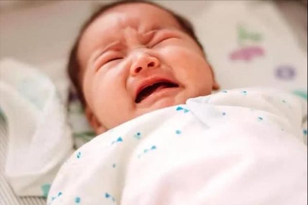 宝妈|0-3月新生宝宝哭闹不止,爸妈手足无措?送你7个哄停妙招,很实用