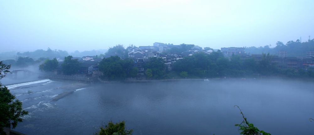 山水画|重庆荣昌万灵古镇：烟雨中的水墨山水画……