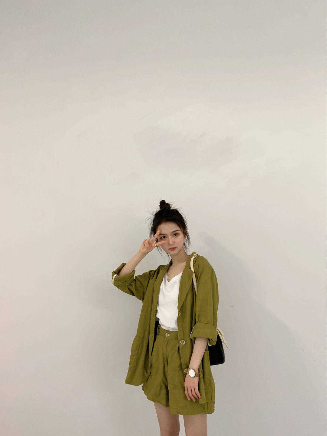 穿搭|夏季出游必备衣服单品,轻盈舒适的棉麻风,也能拍出时尚大片来