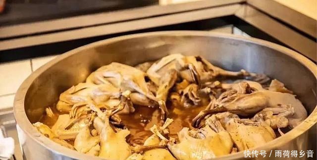 这样炖老鸭汤,鲜香无比,营养滋补,老人小孩都爱吃