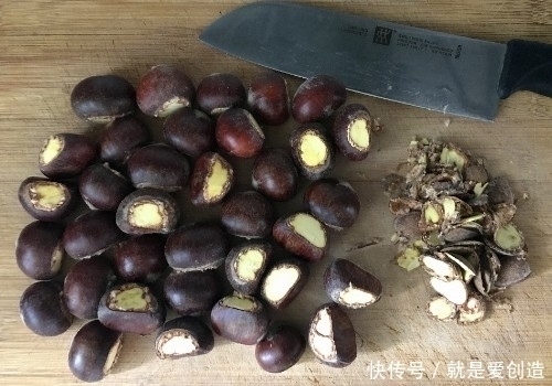 秋天|剥板栗不用手抠,用这种方法剥的真快,干净完整还不伤手,特轻松