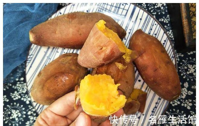 红薯|把一堆红薯扔进电饭煲，不加一滴水，不用烤箱，出锅比烤的还好吃