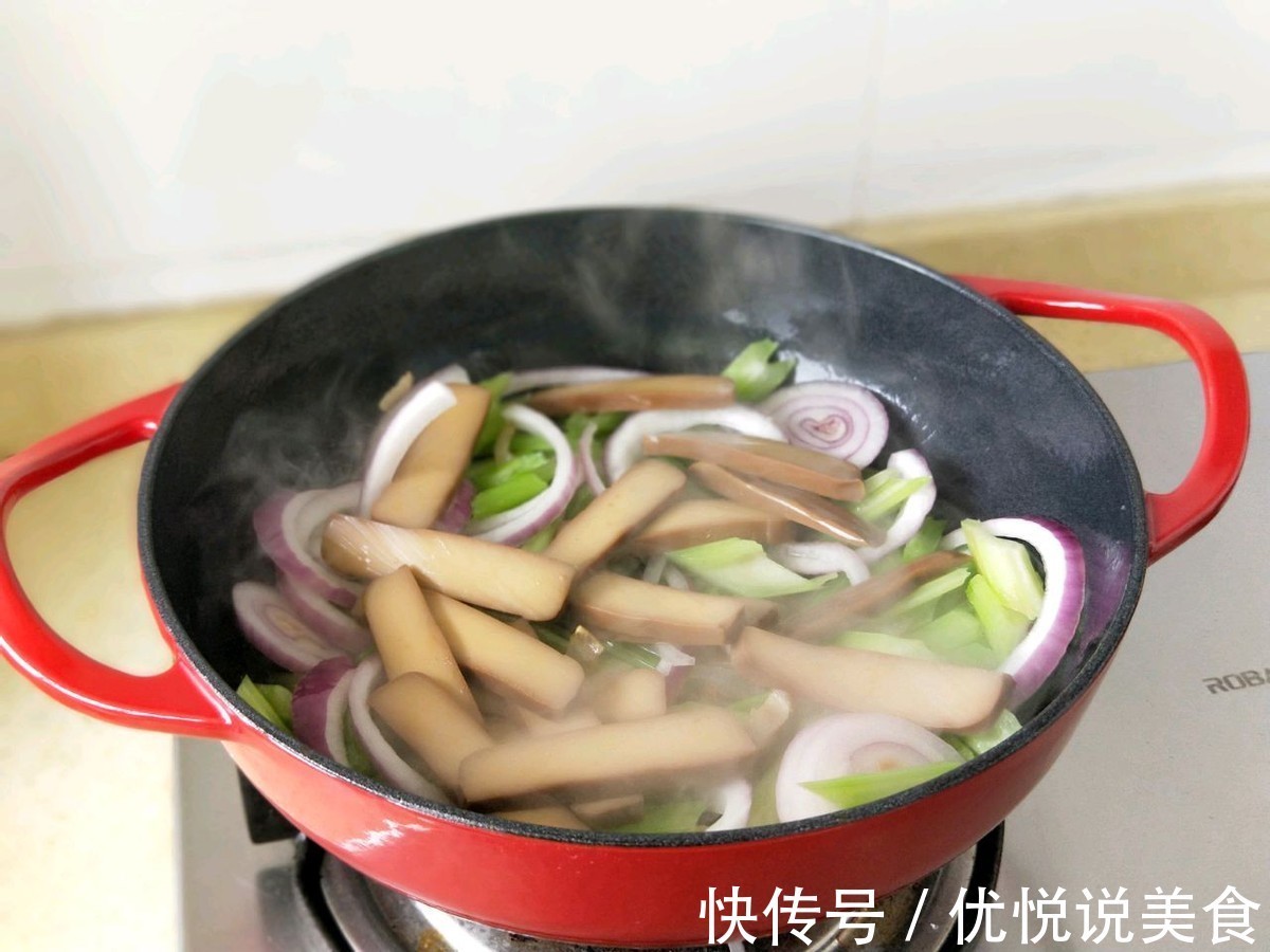 低脂美味的家常小炒，鲜美下饭，做法简单，大人小孩都爱吃