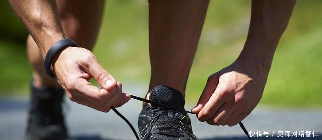 缓震|提醒跑迷:在超市看到这些跑鞋一定多囤几双,脚感不输亚瑟士!