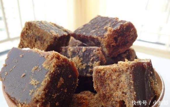 买红糖时,包装上有“这三个字”的,就别买了,多半是假红糖