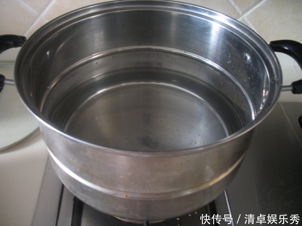 补钙|面粉不要蒸馒头了,教你此做法,孩子一顿吃3个,补钙又好吃!