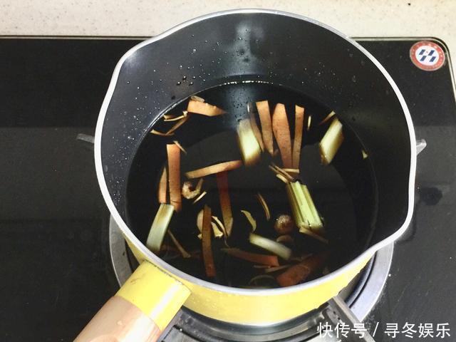 蒸鱼豉油提鲜味美,不是买回就能用,大厨教你酒店的秘制调配方法
