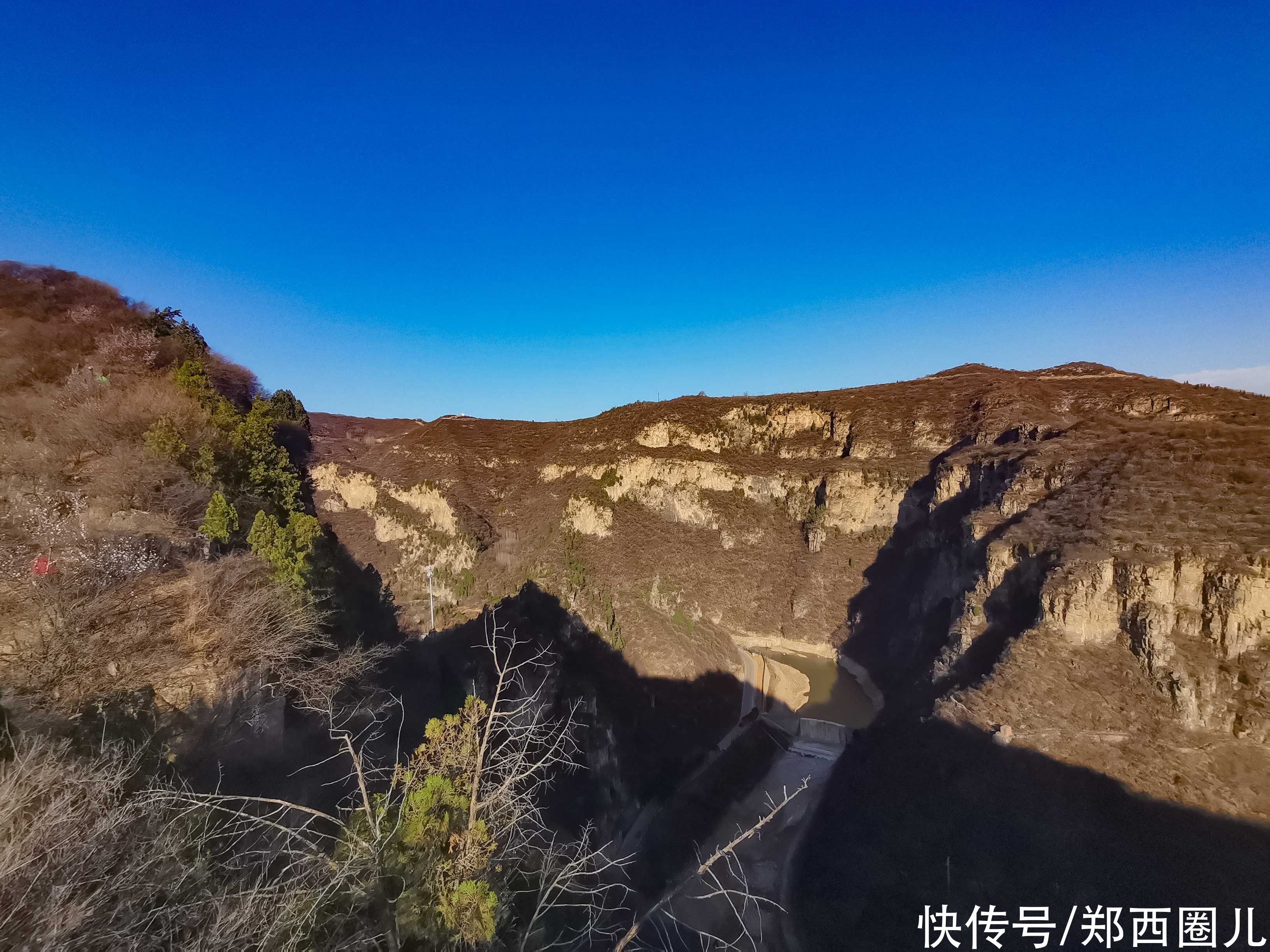 中年|郑州这个春天来得有点早 徒步环游穆桂英寨小龙池赏山桃花