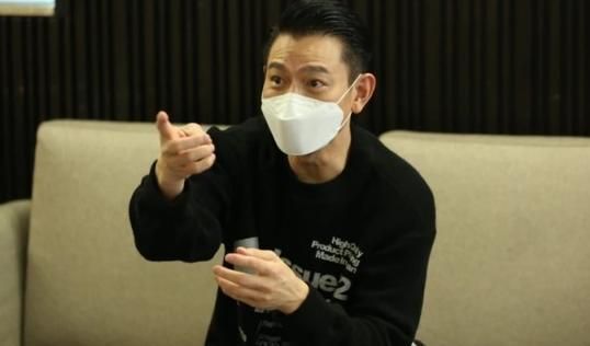 写作业|“打断式”陪娃写作业,伤害比你想的更严重,父母还不知悔改