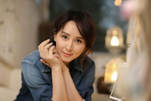 而在"星二代"中,就有这样的例子,比如胡静的儿子朱晓阳,他不仅继沉怂