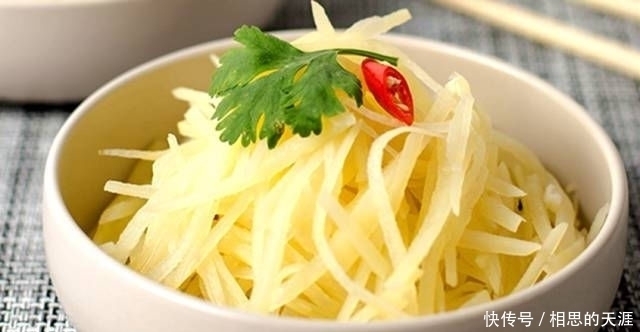 脆爽|炒土豆丝,千万不要直接炒,2个小诀窍,土豆丝香辣脆爽,超好吃