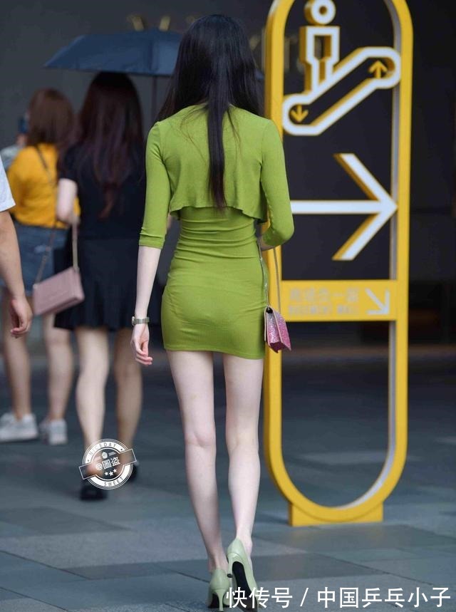 低腰 终于可以把心爱连衣裙穿出街了,总能为造型加分,显白美丽