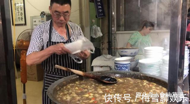 塑料袋|街边卖早餐的，都在碗上套个塑料袋，盛的都是滚烫热饭，有毒吗