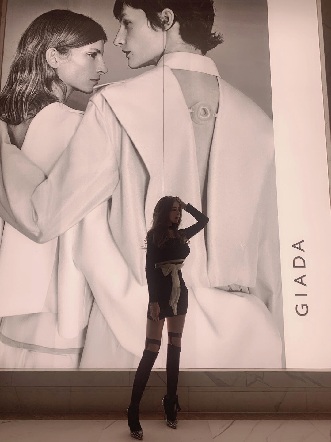 黑丝|黑色包裙配黑丝, 性感又迷人, 活像个魔女