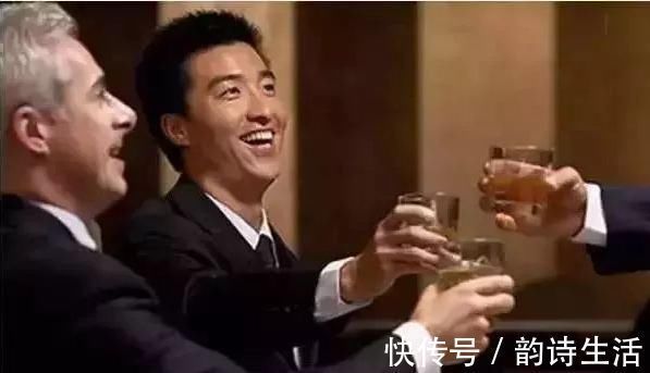 肝脏|长期滴酒不沾的男人,最后怎么样了?3大变化或许会悄悄降临