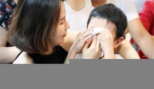 气鬼|“小气鬼”从小就能看出来,多半出于四种家庭,别全怪孩子