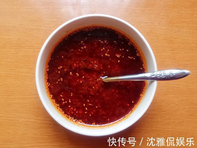 油酥|奶奶做的酱香饼,好吃有诀窍,掌握好4点,酥软多层,凉了也好吃