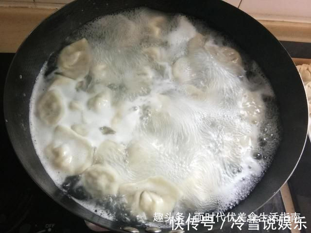 酸汤饺子好不好吃,酸汤至关重要,今天就把最好吃的做法教给你!
