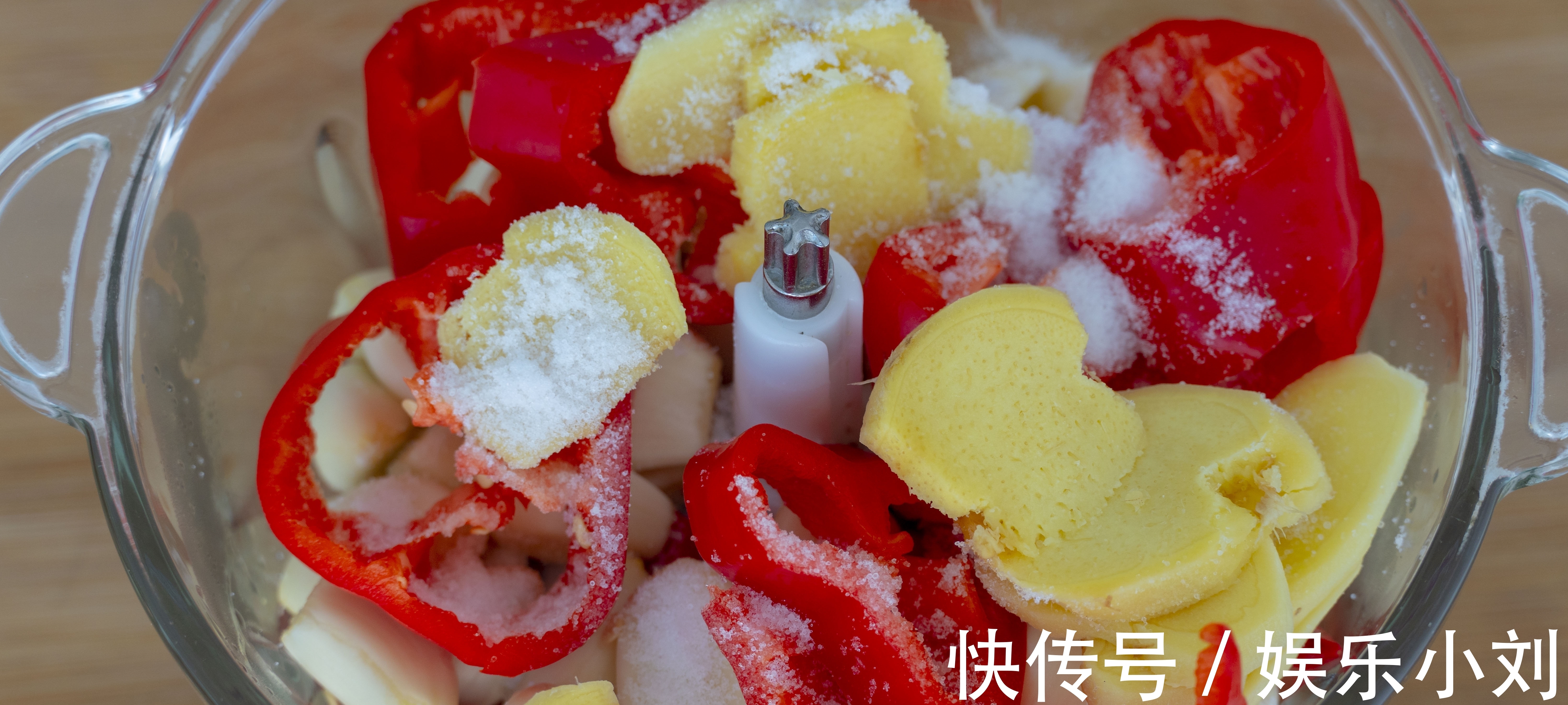 好吃|饭店的蒜蓉酱为什么好吃?学会做了后吃起来不苦不涩,做菜香