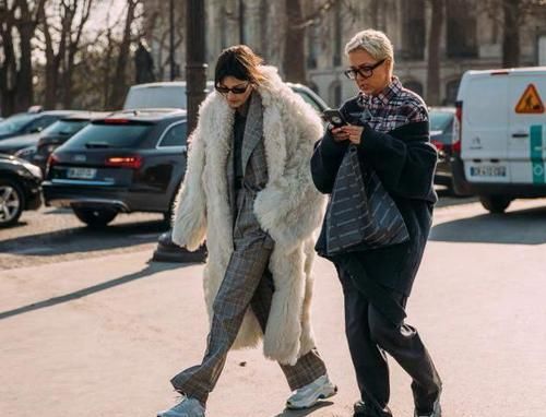 ?女人不管多大年纪，穿阔腿裤牢记这3个“搭配套路”，显瘦又减龄