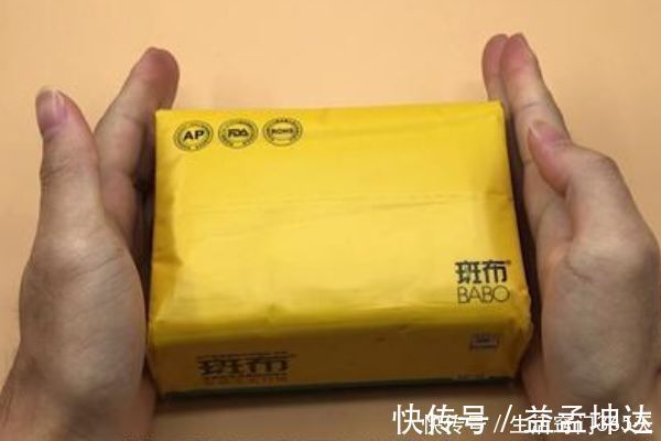 机关|原来抽纸上藏了个“小机关”，只需用手拍一下这里，抽纸自动打开