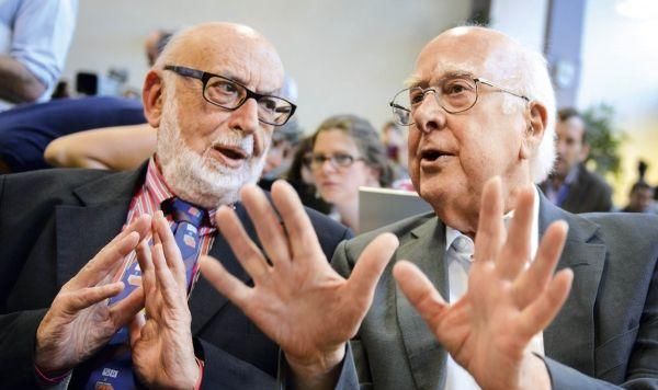 为什么只有光子能达到光速,是谁给它的动力?