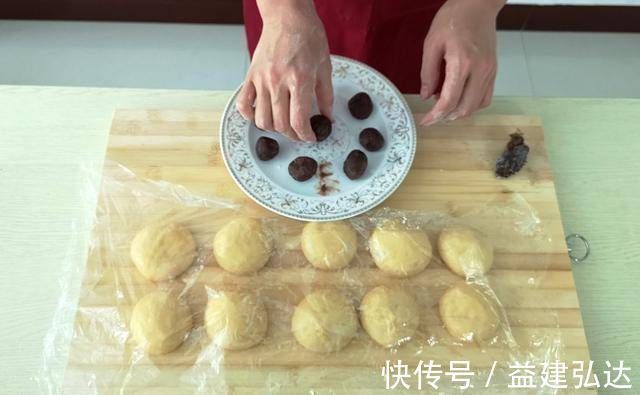 豆沙馅|1碗面粉4个鸡蛋,不用烤箱,教你用平底锅做面包,比蛋糕还好吃