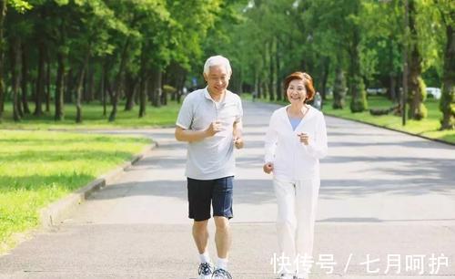 医生|生命在于运动,医生提醒:过了45岁,这3种运动尽量少做