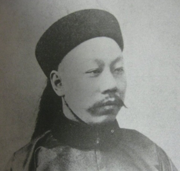 溥仪|末代皇帝溥仪退位时,在场的人都有谁?这个关键的人物不在现场