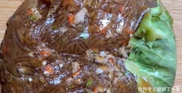 这食材耐放又便宜,多买些存起来,泡软后一拌一蒸,蘸酱吃真过瘾