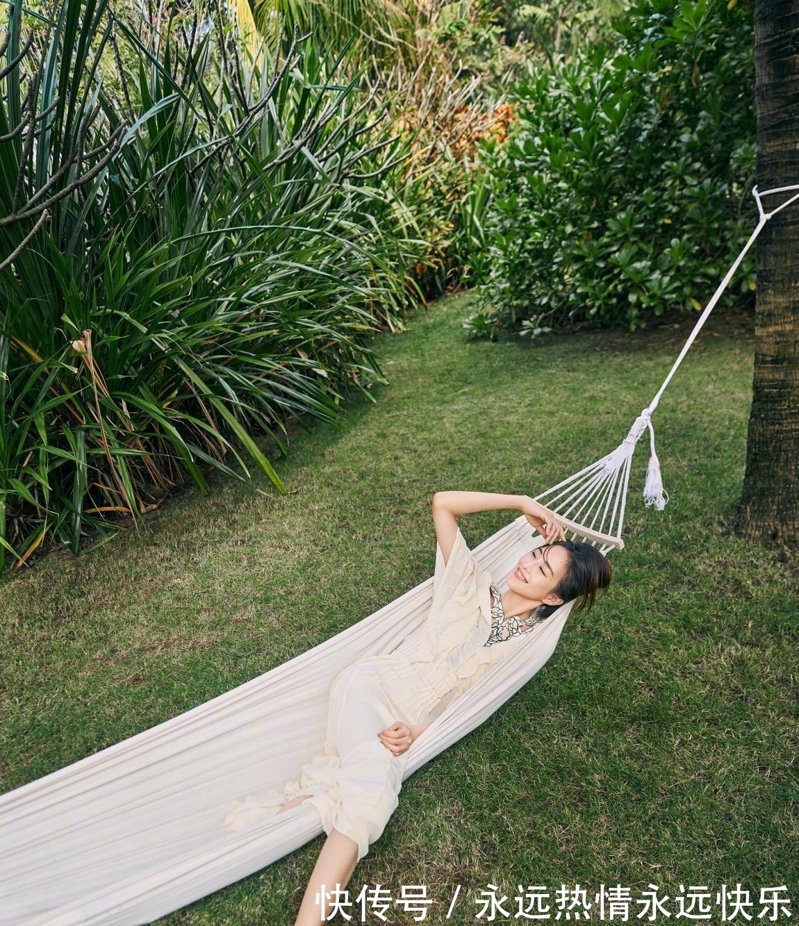 简约风|高学历果然不一样,张钧甯一身简约风打扮,配短发知性有气质