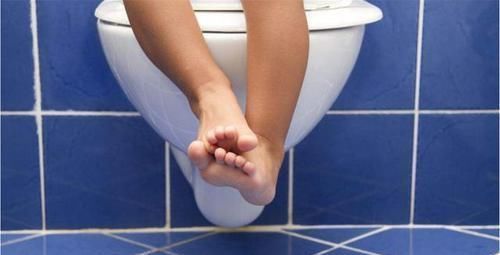 晨起后的第一件事不是上厕所,是此事,许多人搞错了,难怪毛病多