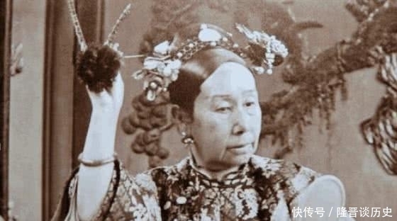 搭乘|慈禧太后首次搭乘火车时,闹出了3大笑话,至今让人“啼笑皆非”!