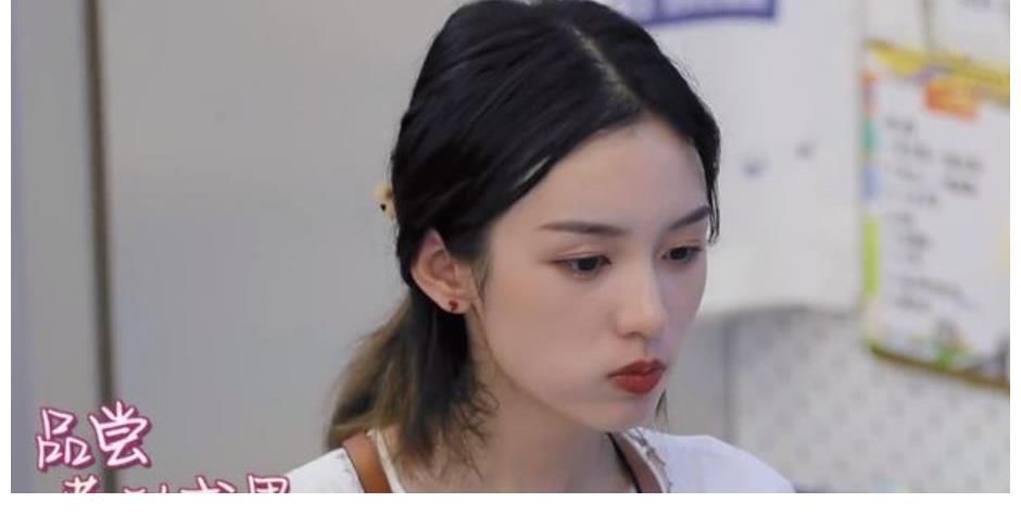 周也|《中餐厅》周也用十级美颜拍照，比原相机还精致，姚安娜却不适合
