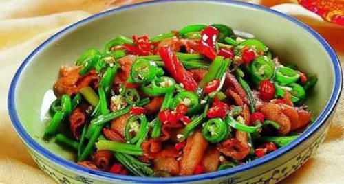  香辣|美食优选：农家小炒肉，丝瓜炒豆腐，醋香砂锅鸡，香辣羊肉的做法