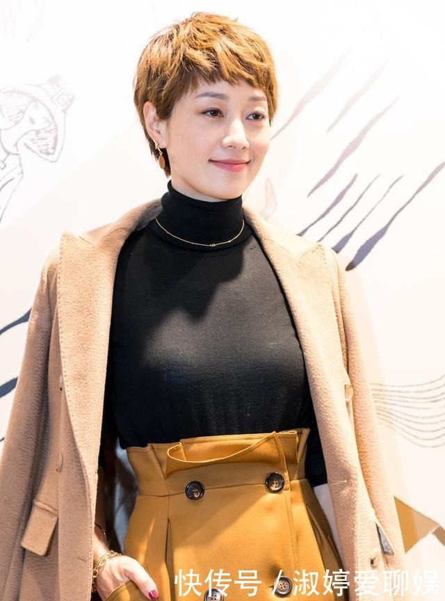 马伊|穿大衣时,如何配色?看马伊琍“色彩搭配”套路,时髦优雅显高级