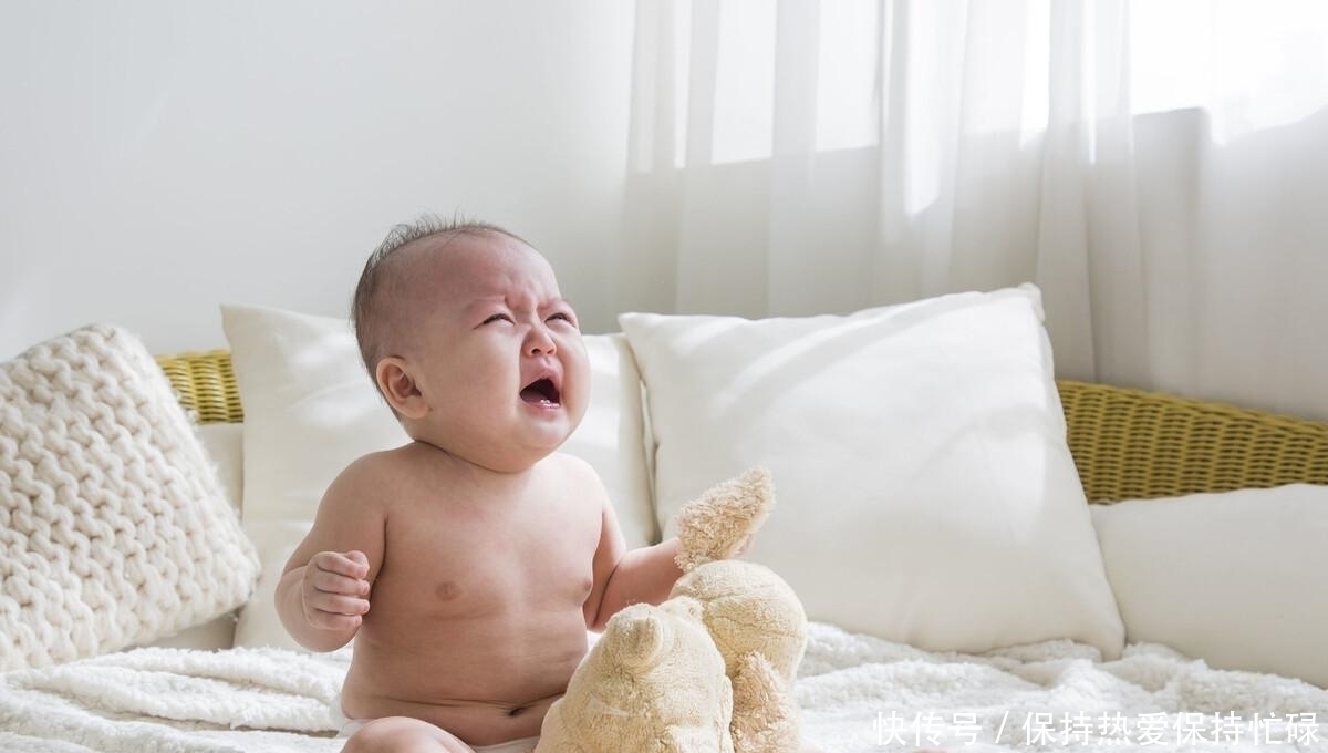 婴儿|“长颈鹿”宝宝火了,从小拥有天鹅颈,网友:赢在起跑线