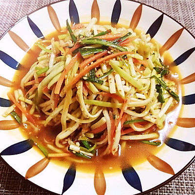 凉拌西葫芦丝