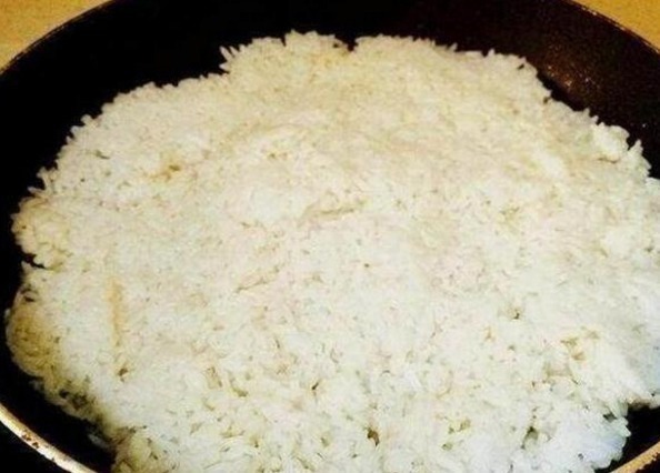 婆婆|婆婆往米饭里打了20个土鸡蛋，一开锅把我们都给看呆了
