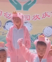|搞笑GIF:好尴尬 气氛突然变得探戈起来