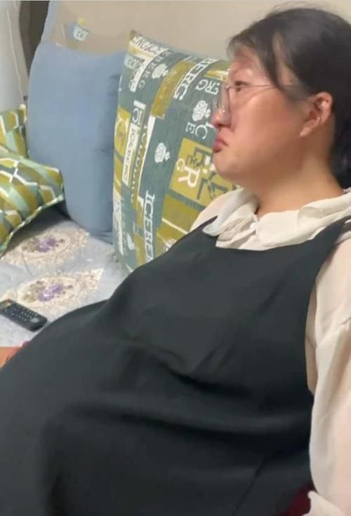 逗笑|准爸卸载孕妈辛苦打到1300关的游戏，孕妈一脸生无可恋，逗笑网友